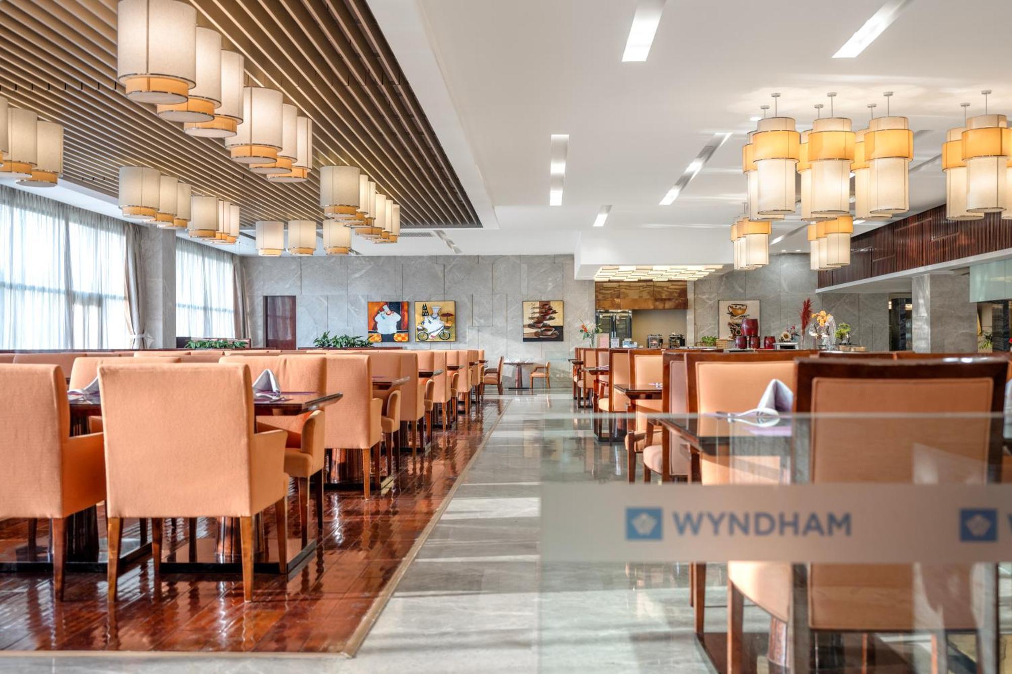 Wyndam Xuzhou East Hotel Екстериор снимка