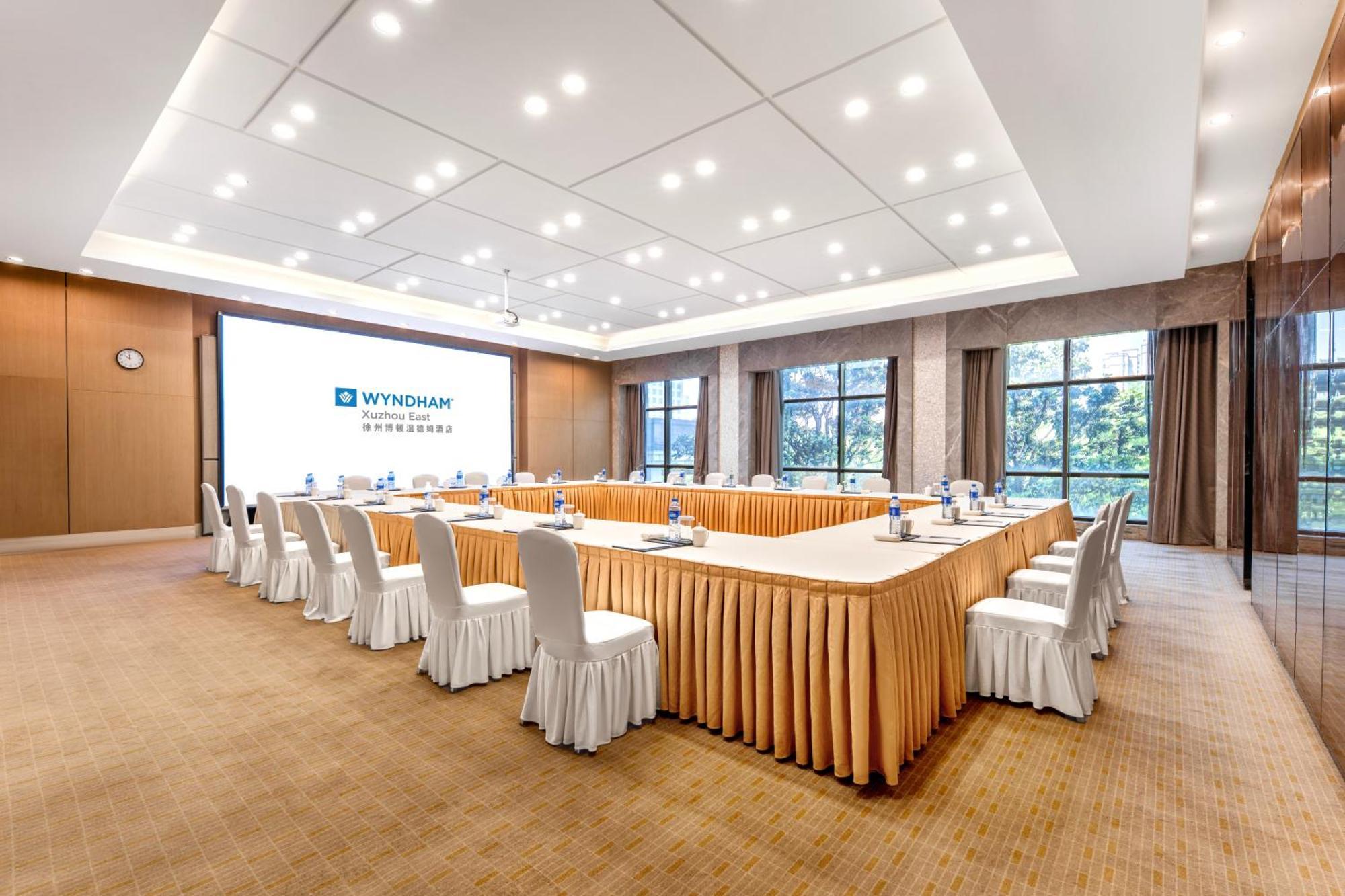 Wyndam Xuzhou East Hotel Екстериор снимка