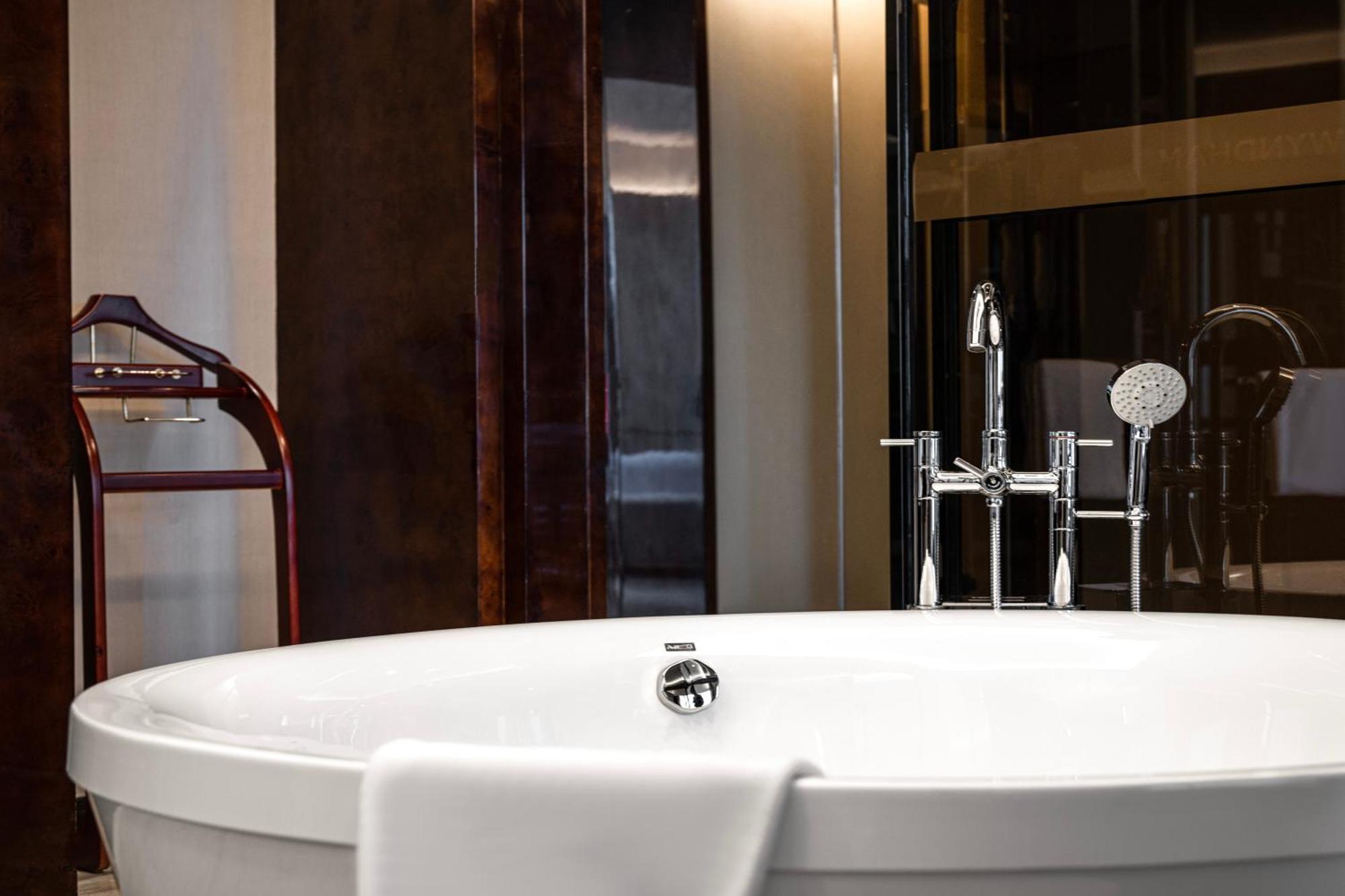 Wyndam Xuzhou East Hotel Екстериор снимка