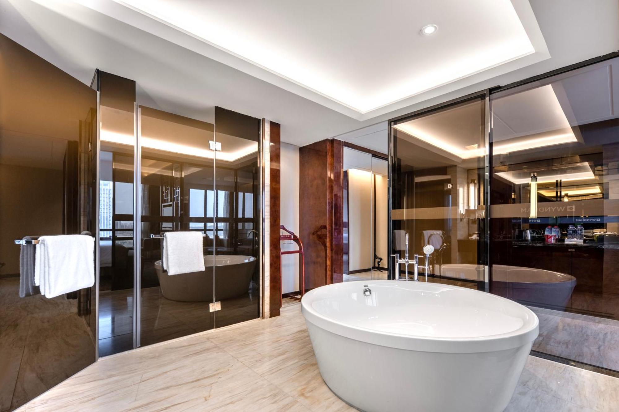 Wyndam Xuzhou East Hotel Екстериор снимка