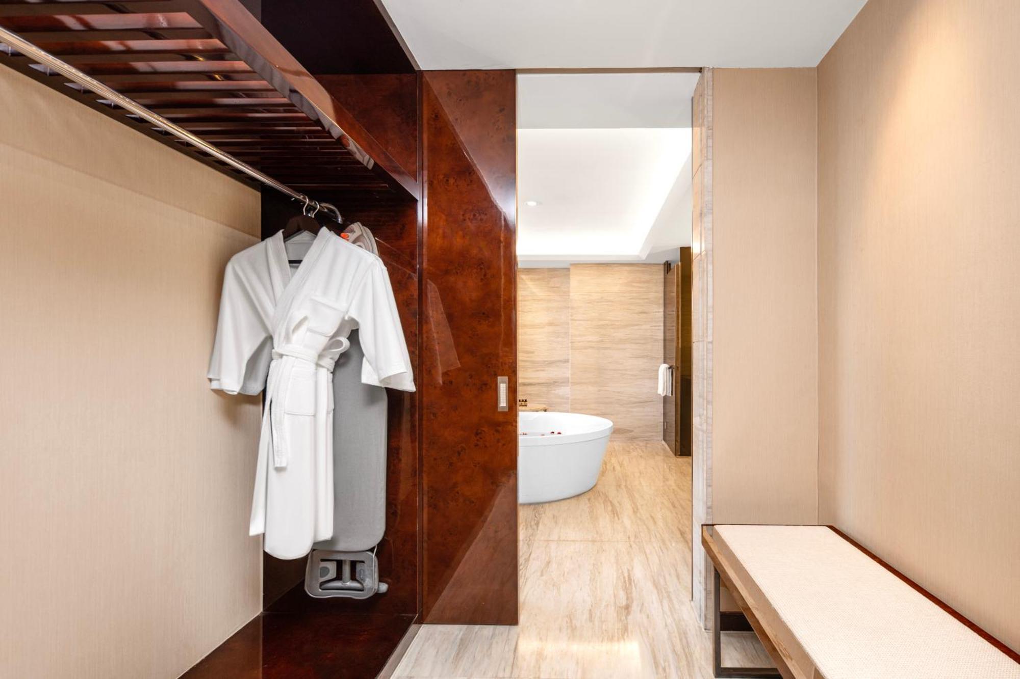 Wyndam Xuzhou East Hotel Екстериор снимка