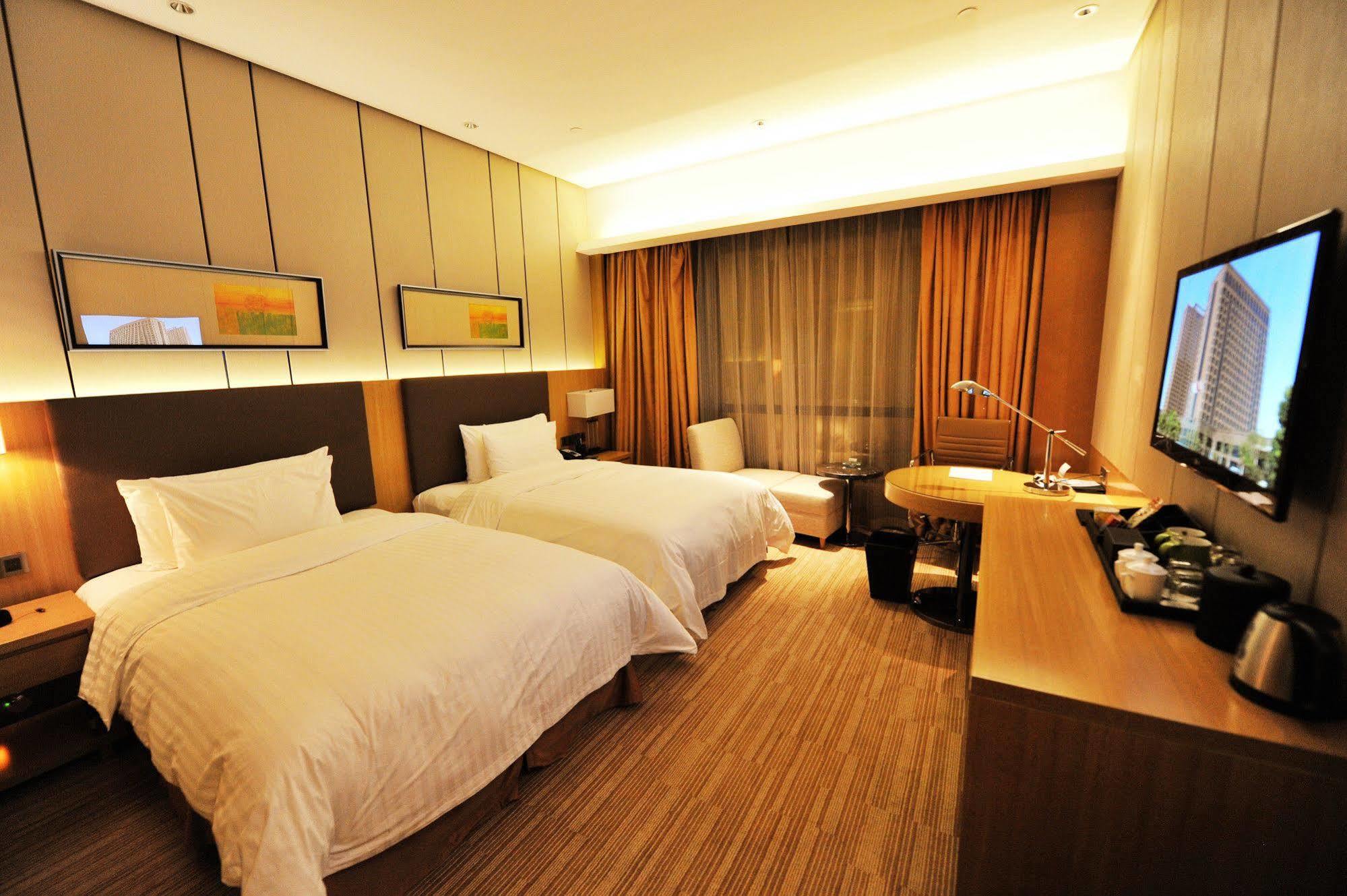 Wyndam Xuzhou East Hotel Екстериор снимка